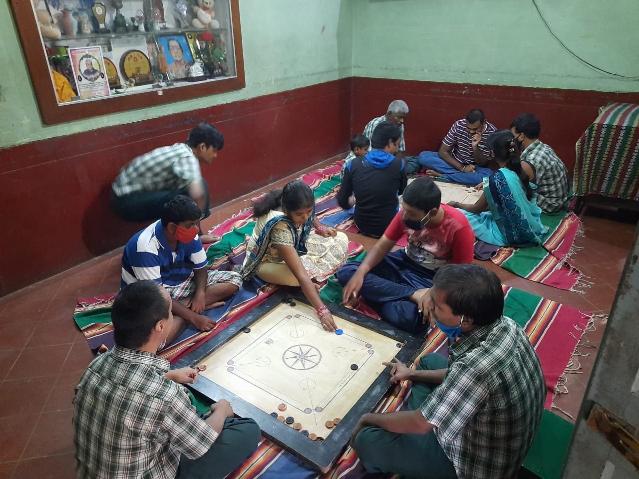 carrom board